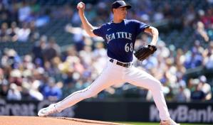 Teoscar jonronea y Kirby iguala la mejor cifra de su carrera con 10 ponches