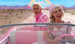 Barbiemanía, el planeta se tiñe de rosado, entre elogios y críticas