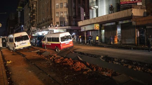 Al menos 41 heridos por explosión de conductos de gas subterráneos en Johannesburgo