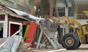 Retiran 40 construcciones ilegales de playa en La Altagracia