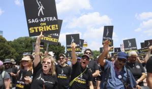 Huelgas de actores y guionistas se extienden a Filadelfia y Chicago