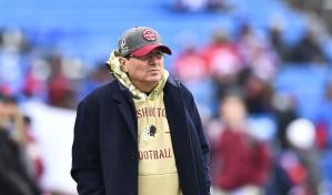 NFL multa con 60 millones de dólares a dueño saliente de Commanders