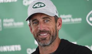 Rodgers encuentra paciencia, en inicio de campamento con Jets