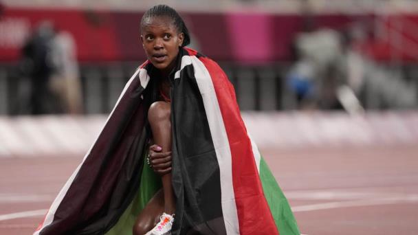 Kipyegon establece nuevo récord de la milla; su tercer marca mundial en menos 2 meses