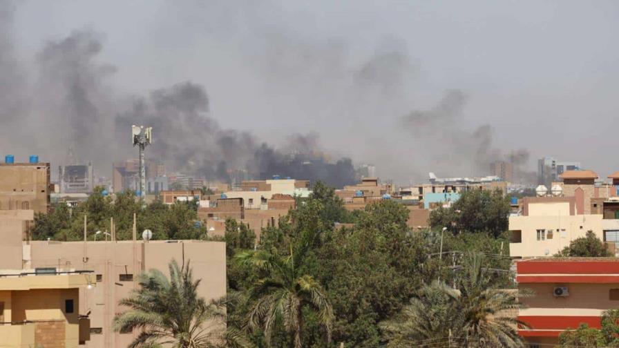 Los combates se recrudecen en Sudán con fuertes ataques y bombardeos en Jartum y el oeste