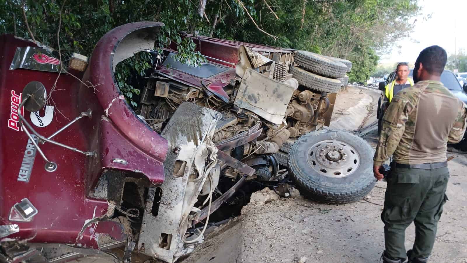 Varios vehículos involucrados en accidente. 