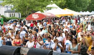 Miles de dominicanos llegan a Boston para celebrar el tradicional convite banilejo