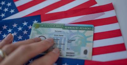 Trump pone el acelerador para restringir la permanencia legal de extranjeros en EE. UU.