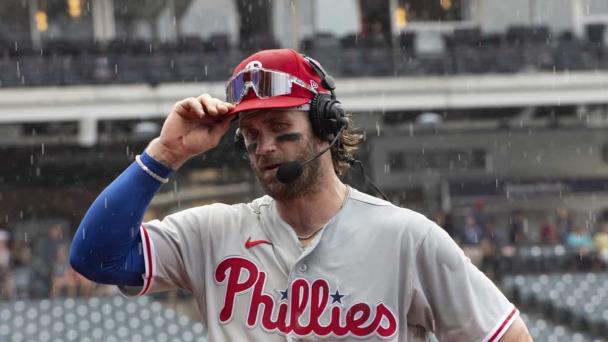 Harper aporta con bate y en defensa por Filis para vencer a Guardianes