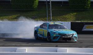Hamlin regresa al camino de la victoria en Pocono