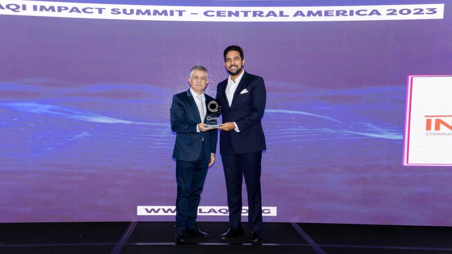 Youtuber dominicano recibe galardón internacional al “Empresario del Año 2023” Youtuber dominicano recibe galardón internacional al “Empresario del Año 2023”