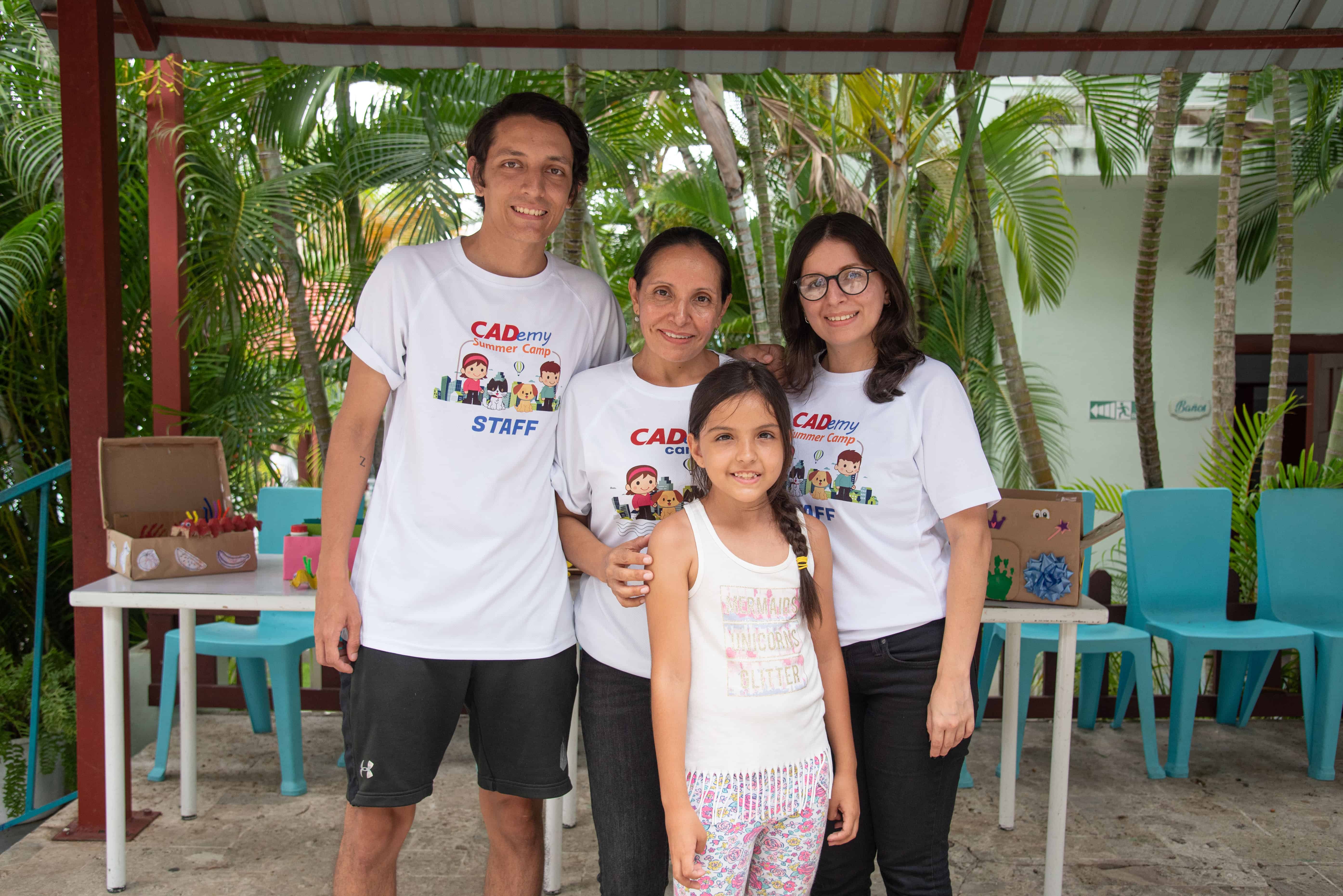 Felipe Pedroza, Doris Barajas, Gabriela Barajas y Layla Pedroza.