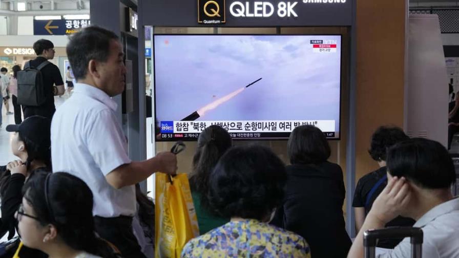 Corea del Norte dispara misil balístico tras llegada de submarino estadounidense a Corea del Sur