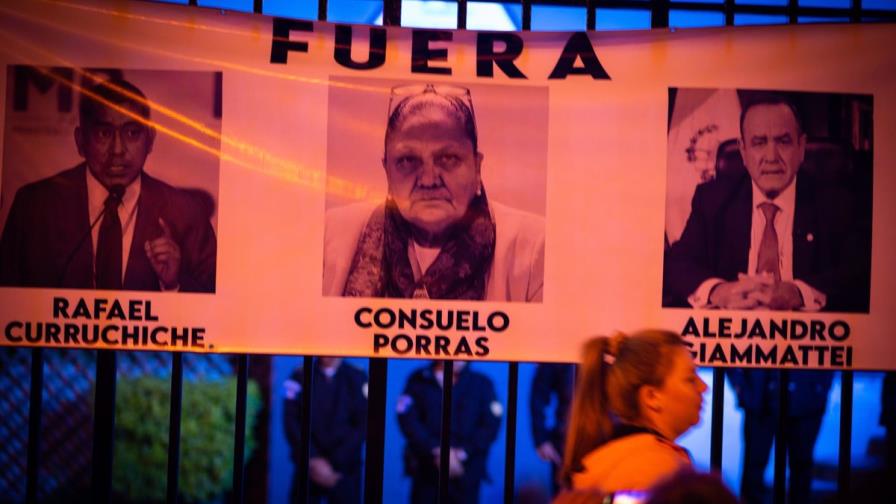 Cientos de manifestantes salen a las calles de Guatemala para pedir la renuncia de la fiscal general