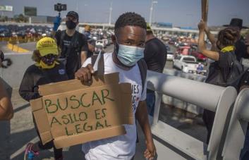 El gobierno de Biden está dispuesto a llegar al Supremo para defender restricción al asilo