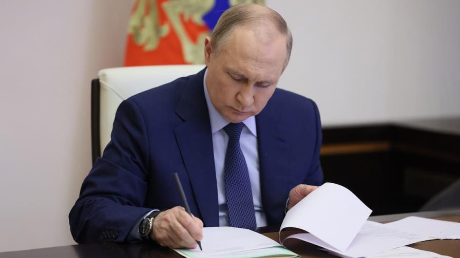 Putin firma la ley que introduce el rublo digital a partir de agosto