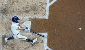 Cerveceros vencen por 3-2 a Rojos a pesar del inmenso jonrón de Elly De La Cruz