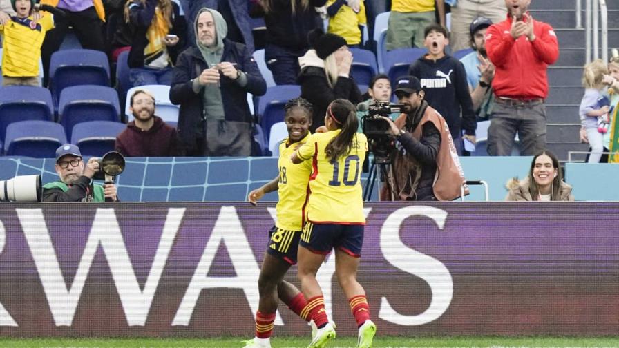 Linda Caicedo, sobreviviente de cáncer, anota en el triunfo de Colombia ante Corea del Sur por 2-0.