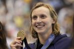 Katie Ledecky se lleva el oro en los 1,500 del Mundial e iguala récord de Michael Phelps Katie Ledecky se lleva el oro en los 1,500 del Mundial e iguala récord de Michael Phelps