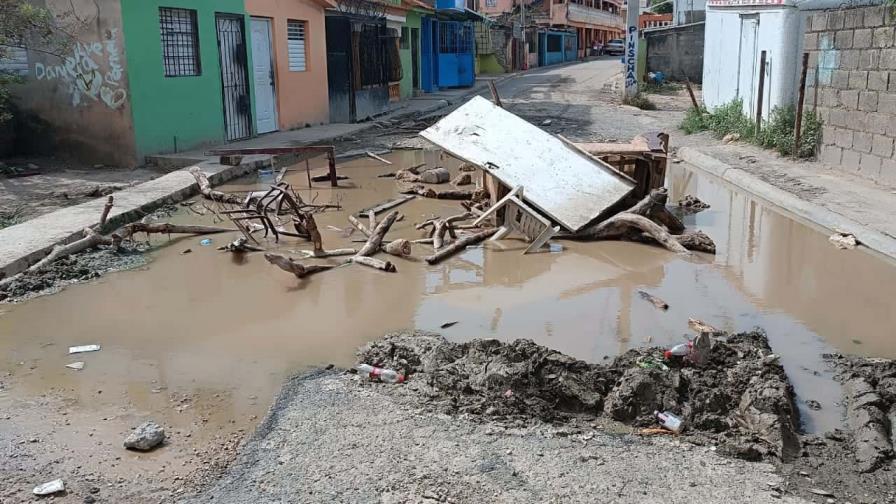 En Los Cocos de Mendoza exigen solución a problemas de charcos en sus calles