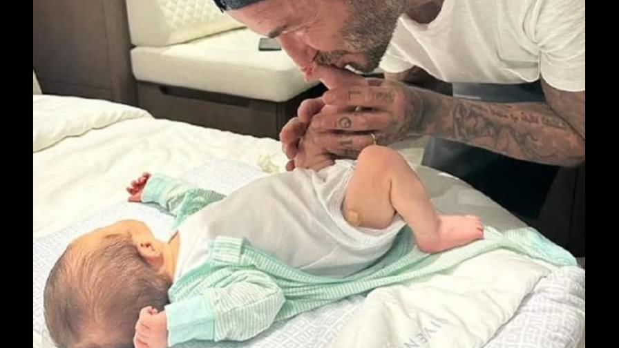 Marc Anthony muestra foto de su bebé con su tío David Beckham