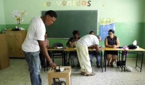 Jóvenes votantes no ven nada positivo en las campañas electorales