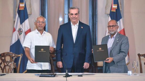 ADP y gobierno fuman la pipa de la paz con acuerdo multisectorial en educación