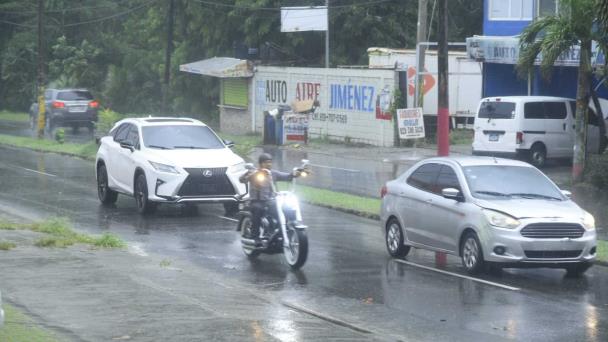 Efectos de onda tropical generan aguaceros en Santo Domingo