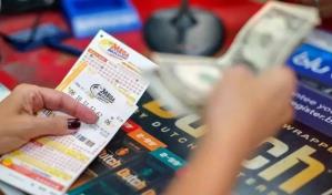 Mujer gana más de un millón de dólares en la lotería y le pide el divorcio a su esposo para no compartirlo