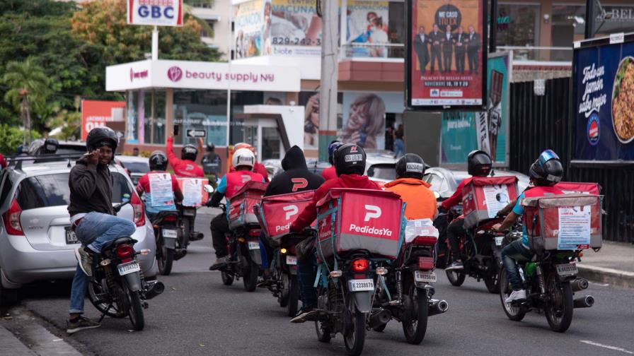 ¿Cuánto ganan los conductores y repartidores de plataformas digitales en República Dominicana?