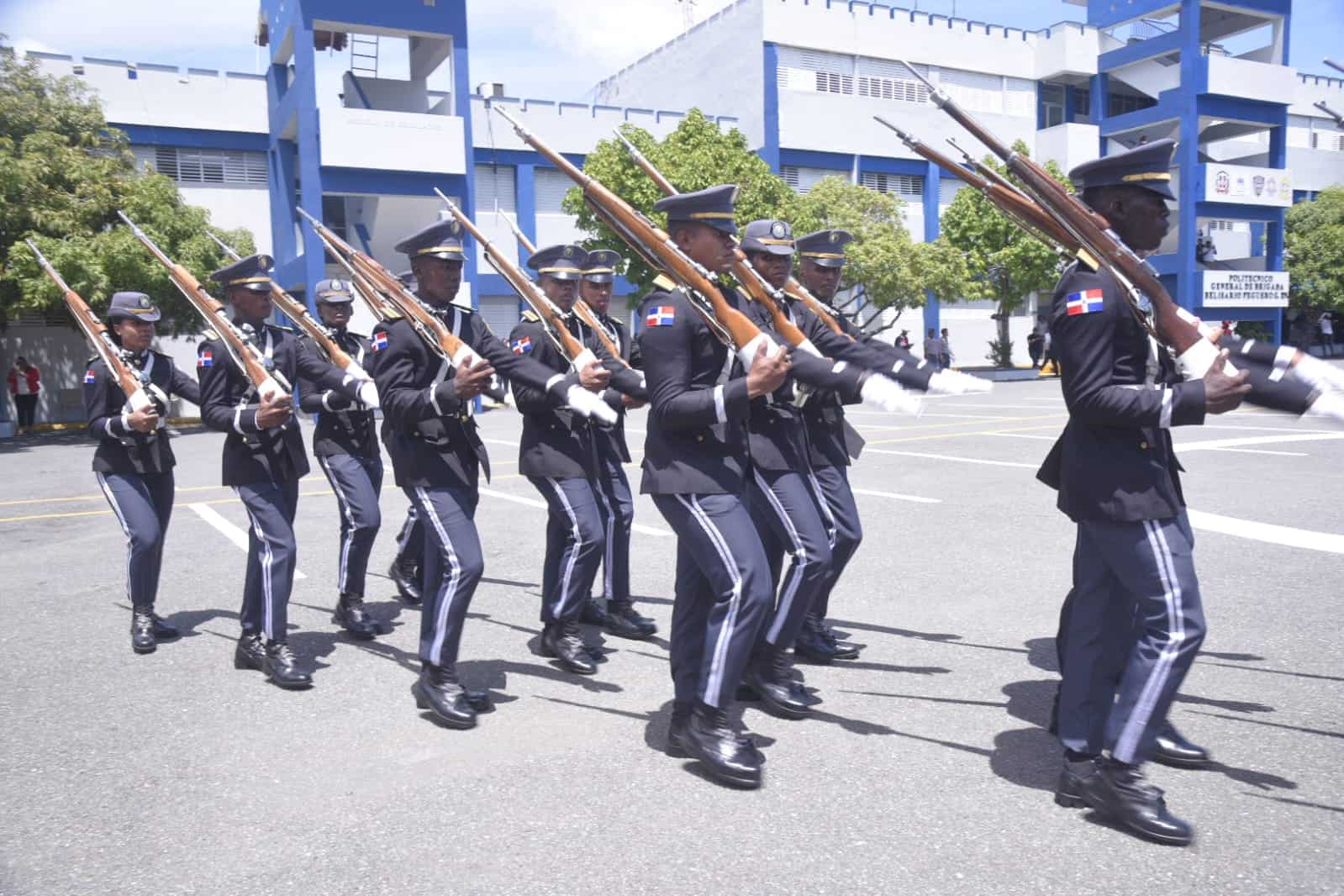 Agentes policiales. 