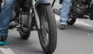 Residentes en Guachupita denuncian decenas de motoristas realizan circuito en horas de la madrugada
