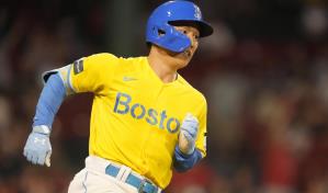 Medias Rojas se sobreponen a triple play y derrotan 7-1 a Bravos