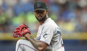 Sandy Alcántara fue colocado en lista de lesionados