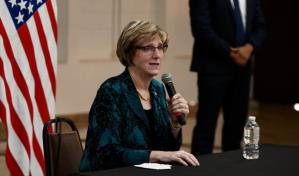 Embajadora de EE.UU. dice que su país apoya llegada de comisión anticorrupción a Honduras