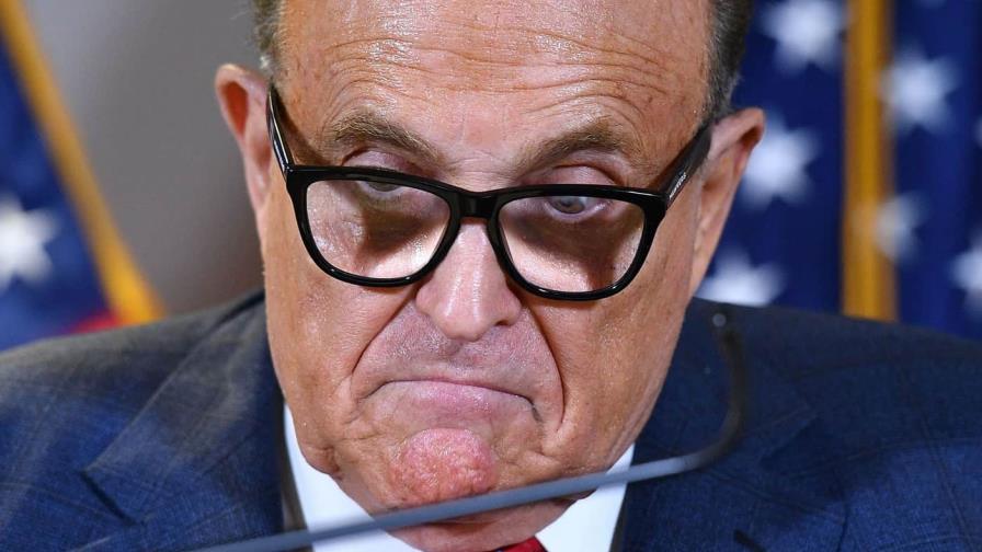 Giuliani admite que difamó contra empleados de Georgia con acusaciones de fraude electoral