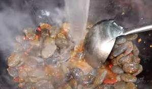 Sopa de piedras, el plato chino que es tendencia en internet