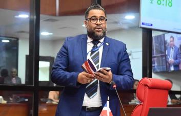 Senador deposita resolución para que RD tome acciones legales contra Jet Blue