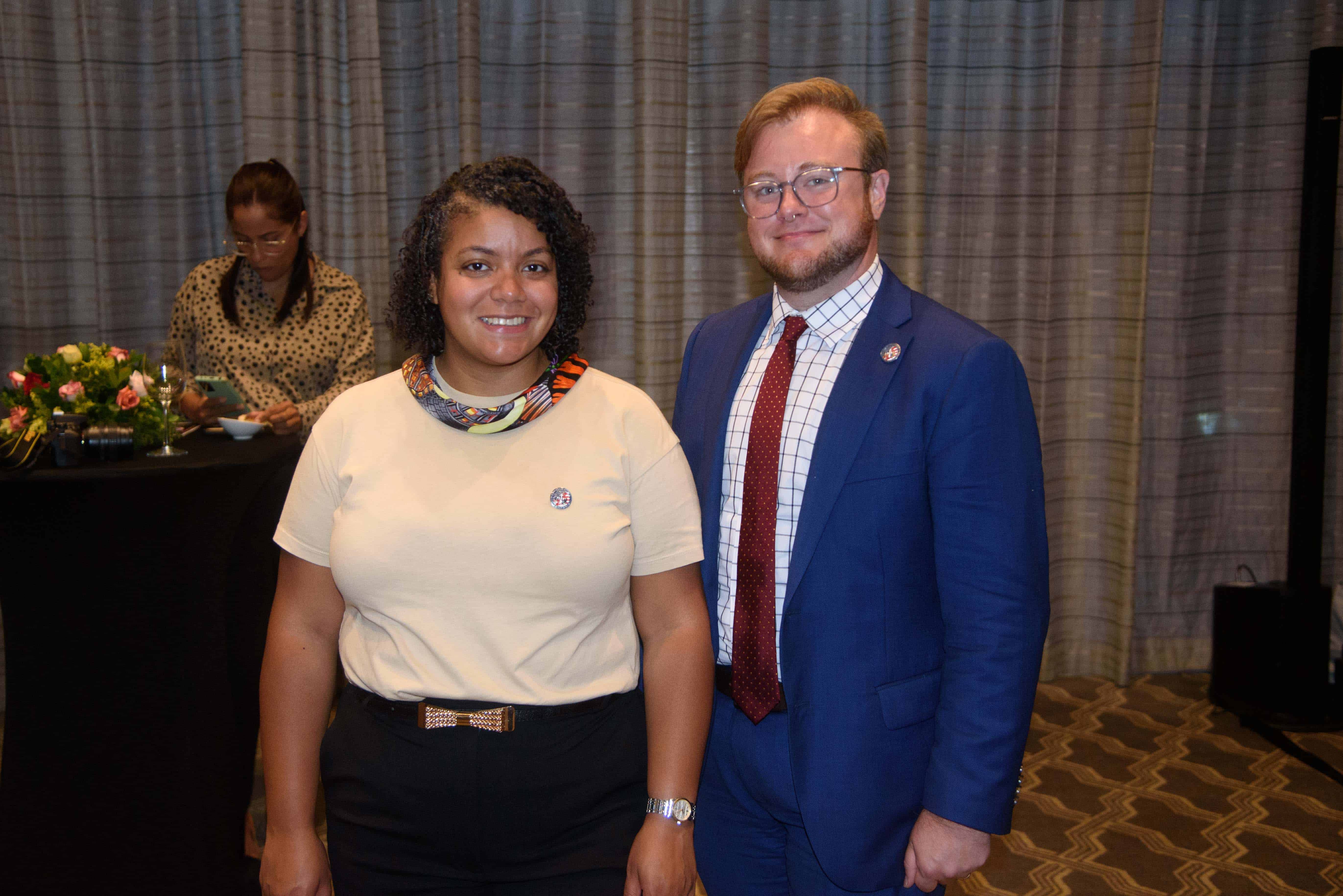 Jeanette Cepeda y Aarón Horth.