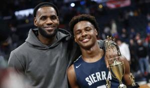 Bronny James recibe alta del hospital, LeBron dice que su familia está bien y sana