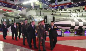 Kim Jong-un muestra misiles y drones al Ministro de Defensa ruso