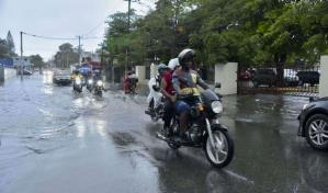 El Distrito Nacional y 14 provincias en alerta por lluvias; reportan inundaciones urbanas