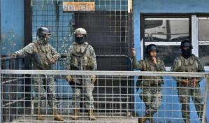 Liberan al último grupo de guardias carcelarios retenidos en prisiones de Ecuador