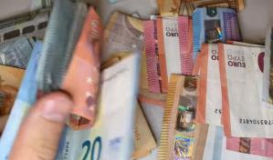 El euro cae después de que Lagarde señalara una pausa en alzas de los tipos en septiembre
