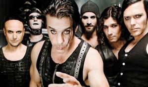 Unas dos mil mujeres protestan contra concierto de banda Rammstein en Viena