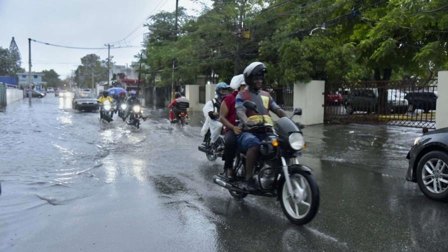 Lluvias este jueves por onda tropical y vaguada; ocho provincias en alerta
