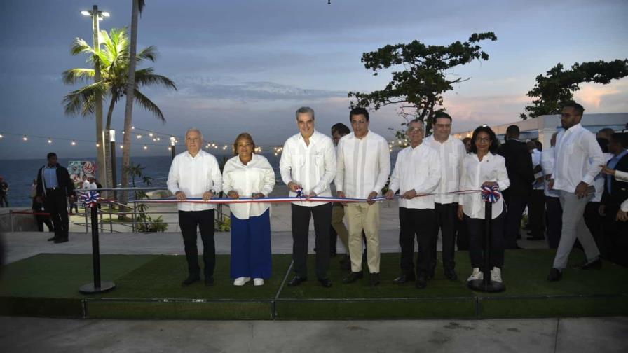 Gobierno inaugura remozamiento del primer tramo del malecón de Santo Domingo Este