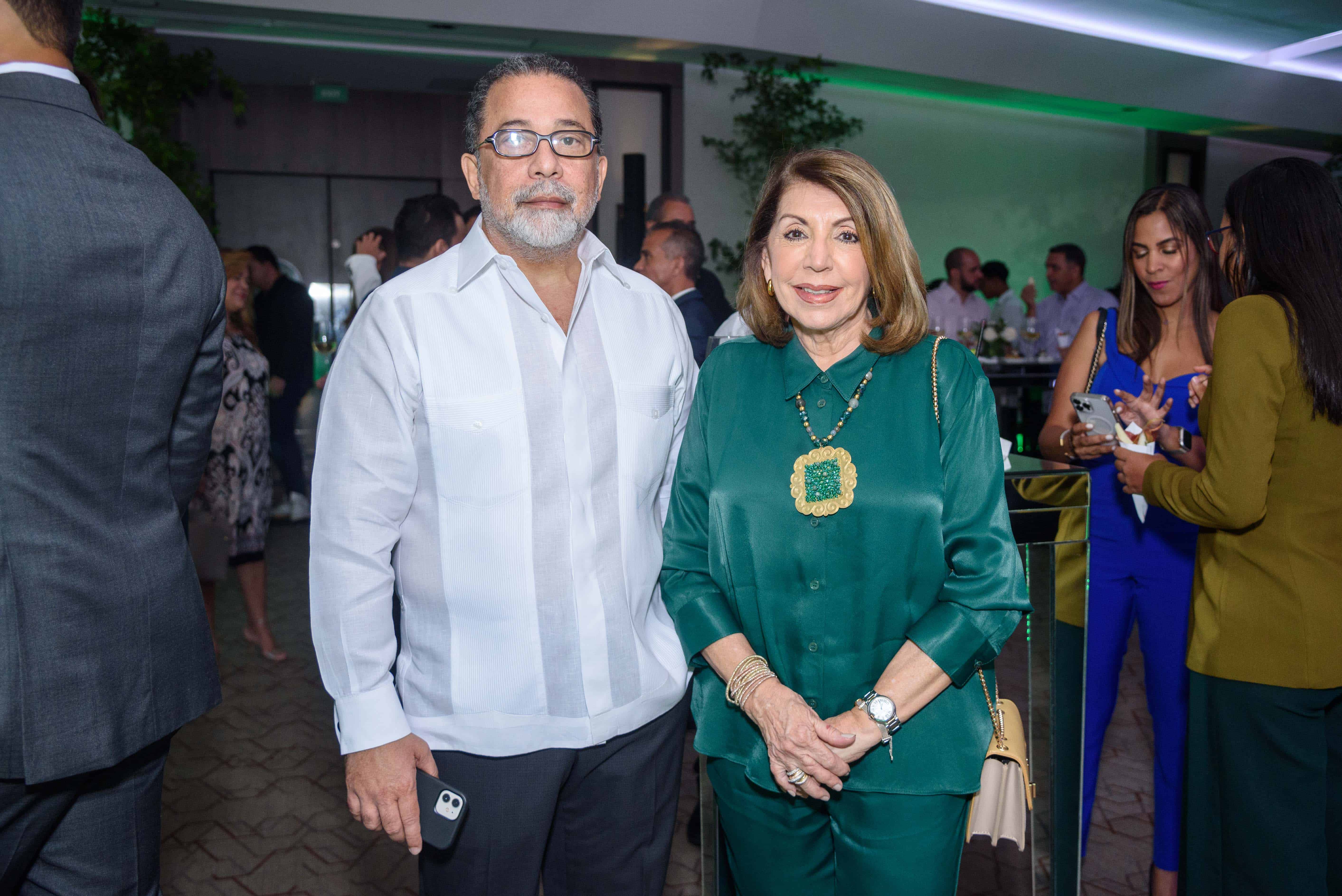 Manuel Mota Maribel Lazala.
