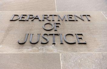 Acusan a Trump de tres cargos más en el caso de los documentos clasificados