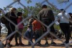 EE.UU. anuncia que aceptará peticiones de asilo de migrantes que ya estén en México EE.UU. anuncia que aceptará peticiones de asilo de migrantes que ya estén en México